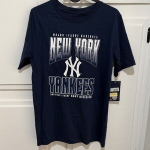 Genuine Merchandise New York Yankees Navy Tee NWT!